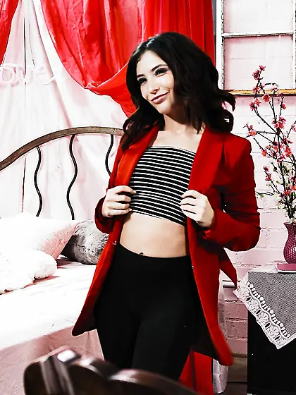 Jane Wilde rewards her tattooed lover with a deep blowjob before