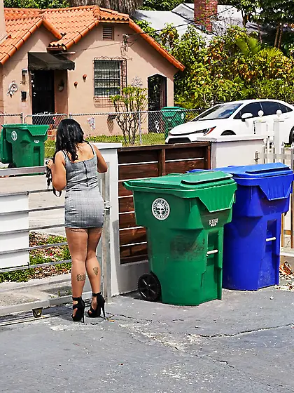 Nadia White has a pretty face and an even prettier asshole