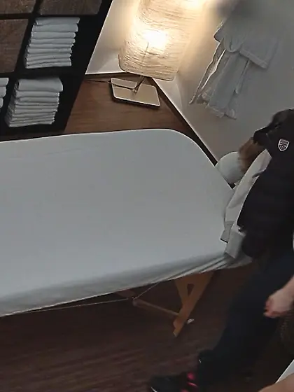 Gorgeous chick huge ass