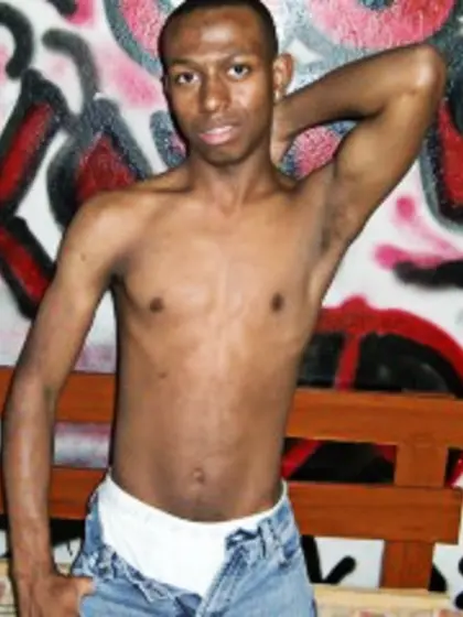 Brunette danilo perform butt