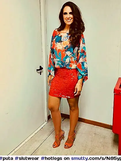 Putas exhibiendo sus piernas,  Vestida de puta