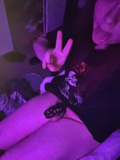 please me my master<3 i want soemone to use me