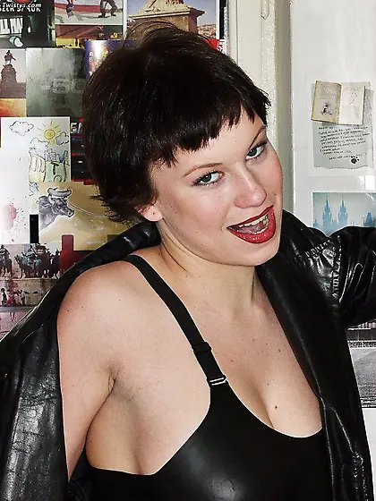 Wild show in the toilet from slutty Alvina licking her boobs and