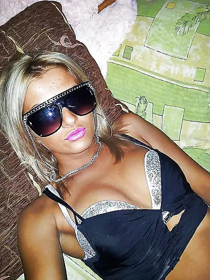 Hot 4 by petra
