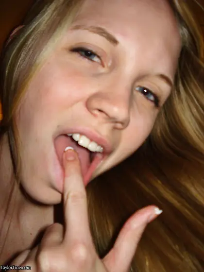 Cute teen gal Taylor True strips her lingerie and shows us her f