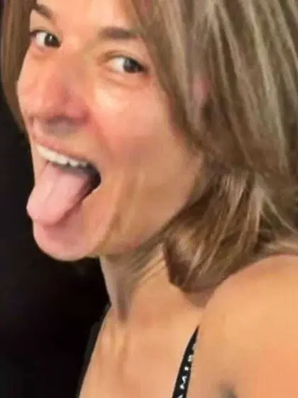 Te tengo en mi mano,  Te chupo, Estás demasiado exq