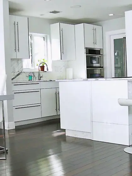 Tiny long-haired brunette pussy