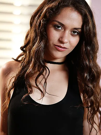 Finger-licking teen takes off jeans displaying perky tits and tr