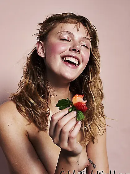 Frida Gustavsson Nude Photo