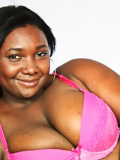 Brunette Sandra Live Orgasm.