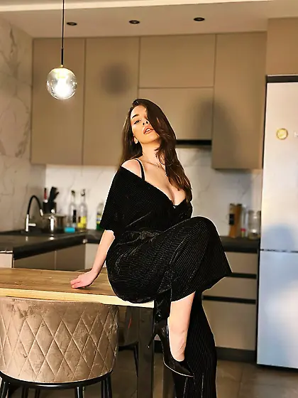 YOUR DOMINATRIX IN STOCKINGS