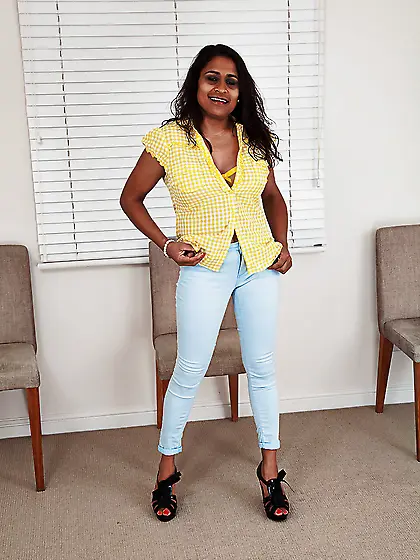 Saggy mature hairy cunt