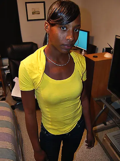 Perfect shaped black mama