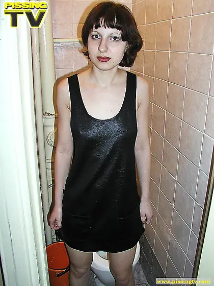 Amateur toilet pissing teen