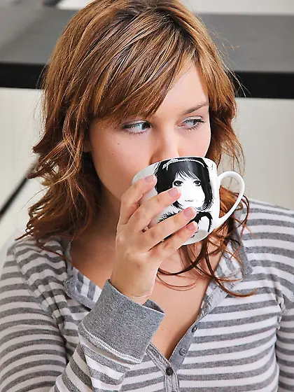 Amateur teen slut likes to swallow her boyfriend's big dick