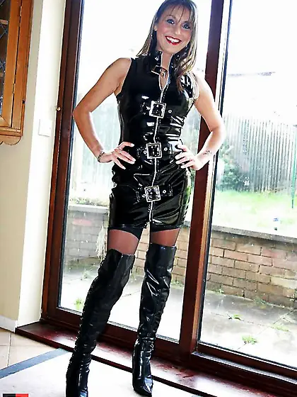 British Bitch Lisa in PVC,  a Finish Slag