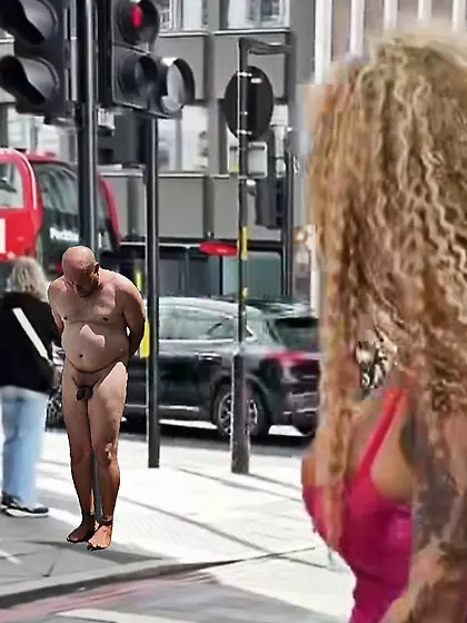 Amarrado desnudo cfnm publico