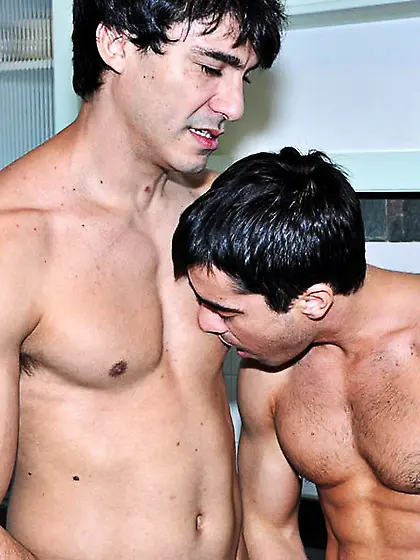 Hot hunk lets muscular