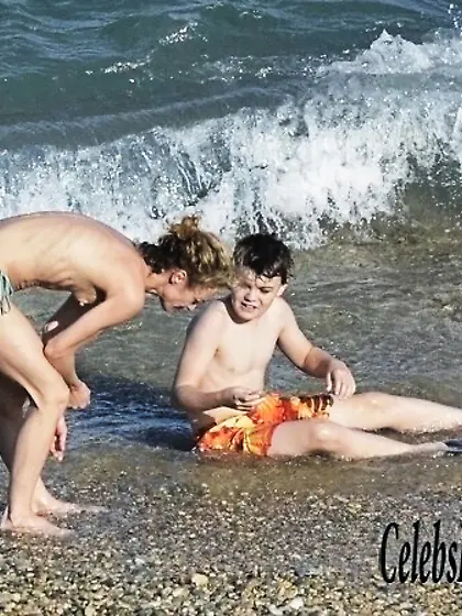 Vanessa Paradis Topless photos