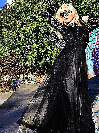 Tiny tits blue eyes girl teen