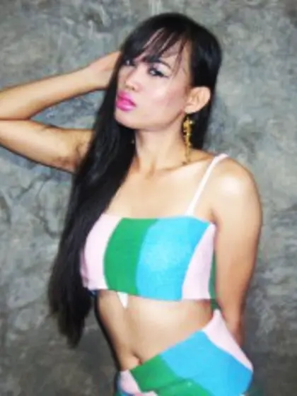 Brunette Jezabarbie Dancing.