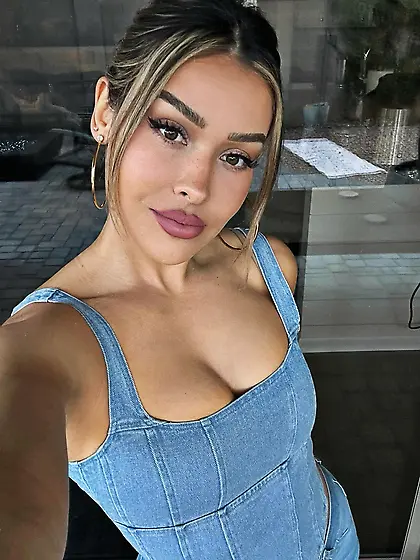 Cassandra Martin. The hottest woman alive. Fuck me