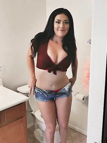 Naughty brunette milf loves blowjob and facial