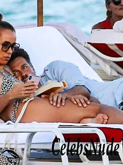 Annemarie Carpendale Bikini