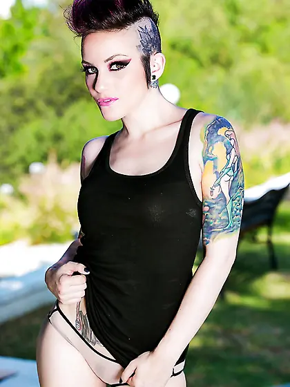 Emo big tits masturbation