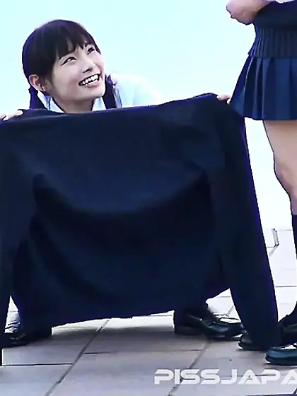 Hot japanese coeds pissing