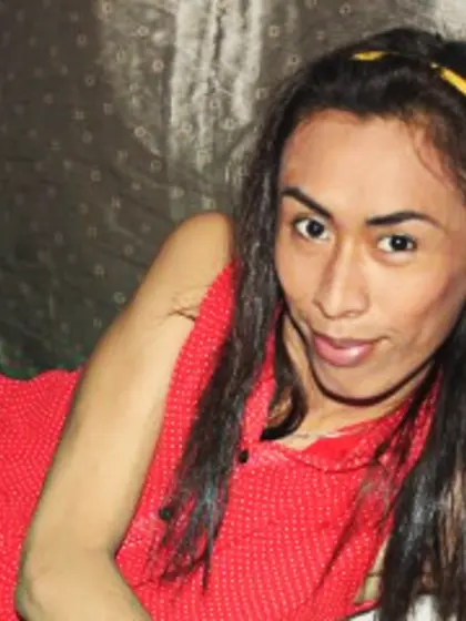 23 yo brunette Zoey.