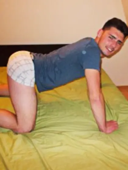 Brunette edusenco perform dancing