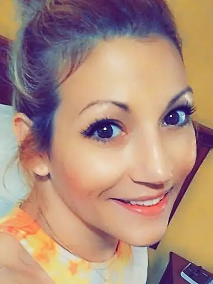 Kristen gave her pussy a workout on the GGW bus