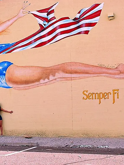 Miko Sinz schoolgirl look