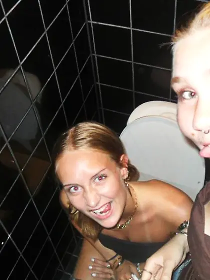 Pissing ladies