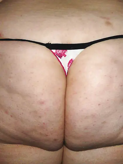 PLUMPER In her panty