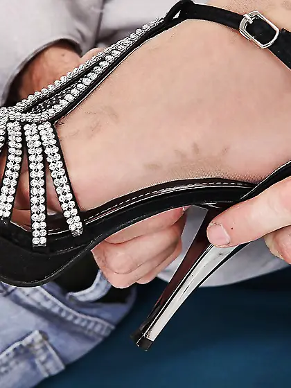 Hardcore feet threesome