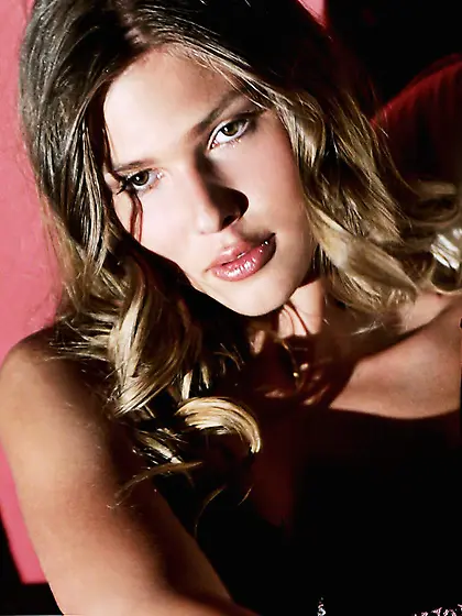 Olivia La Roche strips her sexy corset in front of the camera an