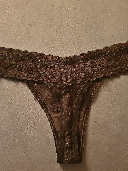 Panty raid : Airbnb and afterparty panties