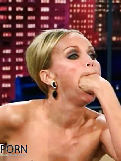 Throat going knuckle deep bitches