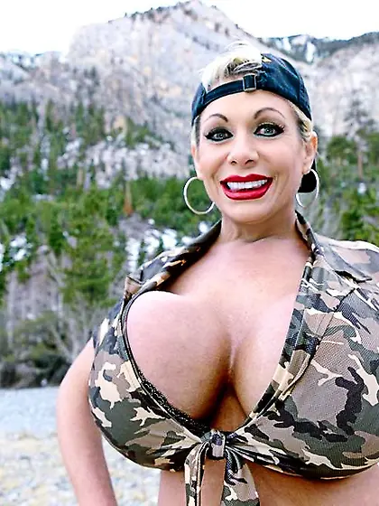 Camo slut shows fake