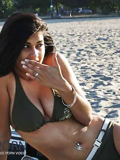 Hooter-Sling Busting Jugs