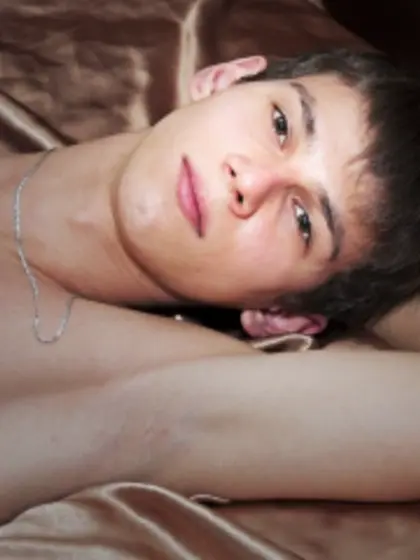 18 yo brunette Bratly.