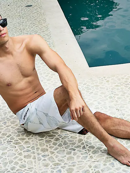 Latin gay MattLaw like to snapshot