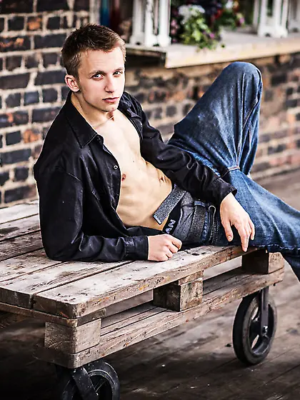 White young gay a0leandelight