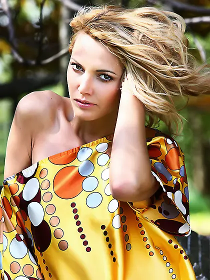 Jitka Branich takes her clothes off outdoors and shows her trimm