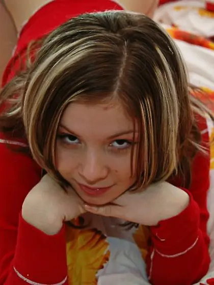 Cute blonde teen Emily 18 strips on her bed and shows us her fuc