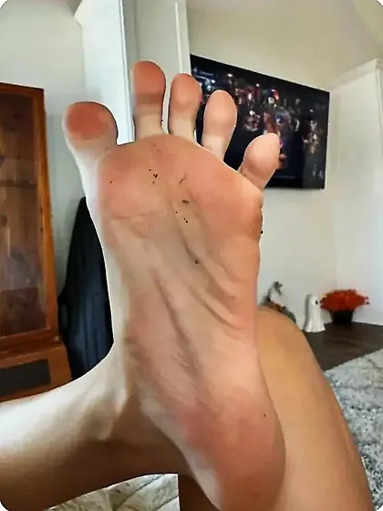 Hailey Welch Soles (hawk tuah girl)