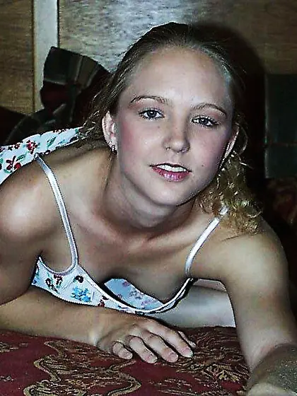 Nip Slips,  Downblouse,  & Sideboob