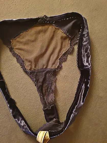 Panty raid : Airbnb and afterparty panties